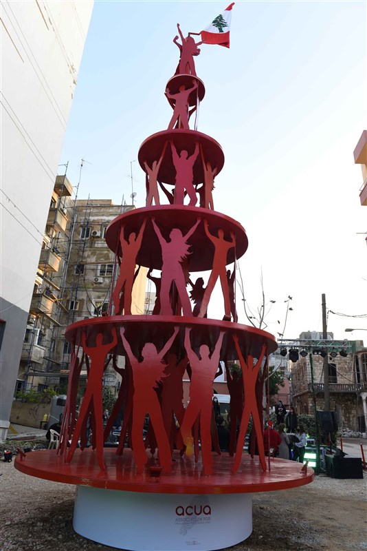 ACUA lights an exceptional Christmas tree in the presence of Beirut Governor 